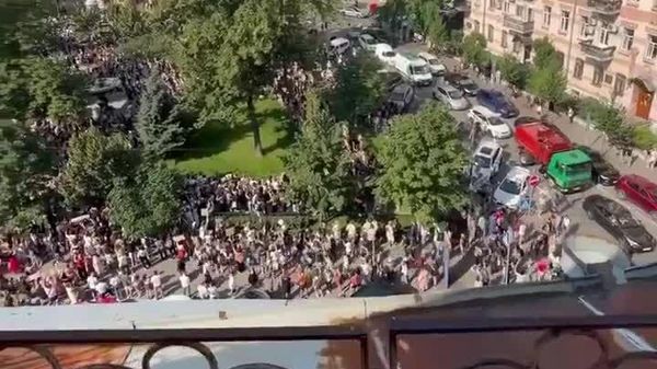 🚨 Украинд Батлан хамгаалахын сайдыг огцруулахыг эсэргүүцсэн жагсаалууд өрнөв 🚨 Украинд Батлан хамгаалахын сайдыг огцруулахыг эсэргүүцсэн жагсаалууд өрнөв - Sputnik Монгол Улс