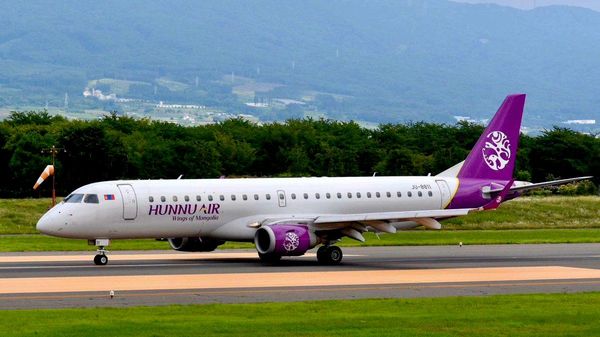 ✈️ Өмнөговийг олон улстай холбосон анхны нислэгээр 80 гаруй жуулчин ирлээ ✈️ Өмнөговийг олон улстай холбосон анхны нислэгээр 80 гаруй жуулчин ирлээ - Sputnik Монгол Улс