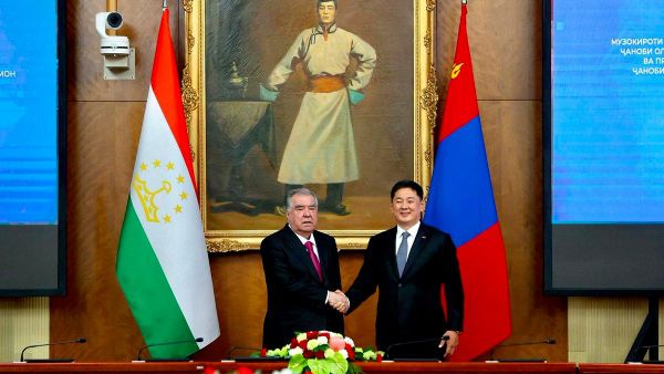 🇲🇳🇹🇯 Монгол Улсын Ерөнхийлөгч Ухнаагийн Хүрэлсүх, Бүгд Найрамдах Тажикистан Улсын Ерөнхийлөгч Эмомали Рахмон нар албан ёсны хэлэлцээ хийлээ - Sputnik Монгол Улс