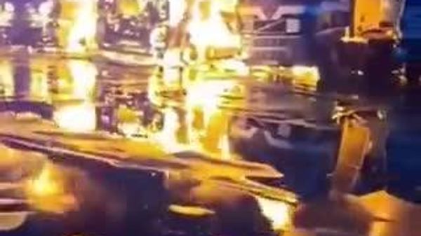 🚨 Замын-Үүд–Эрээн боомтын гаалийн хашаанд карго тээврийн автомашинууд шатжээ - Sputnik Монгол Улс
