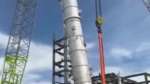 🏗️ Дорноговь аймгийн Алтанширээ суманд баригдаж буй Монголын газрын тос боловсруулах үйлдвэрийн деэтанизаторын баганыг 2026 оны наймдугаар сарын 10-нд суурилуулжээ - Sputnik Монгол Улс