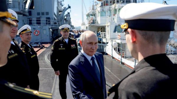 🇷🇺🇯🇵 Путин Курилын арлуудад айлчилж, Япон эсэргүүцэв - Sputnik Монгол Улс