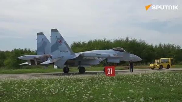 🇷🇺 ОХУ-ын Нэгдсэн нисэх онгоцны корпораци Су-35С олон зориулалтт сөнөөгч онгоцны шинэ багцыг Агаар-сансрын хүчинд хүлээлгэн өглөө - Sputnik Монгол Улс