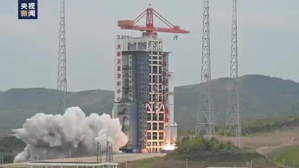 🇨🇳🚀 Хятад “Яогань-40” бүлгийн хиймэл дагуулуудыг амжилттай хөөргөлөө - Sputnik Монгол Улс