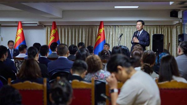🇲🇳🇯🇵 Ерөнхий сайд Японд ажиллаж, амьдарч буй иргэдтэйгээ уулзлаа - Sputnik Монгол Улс
