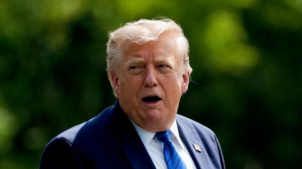 President Donald Trump departs following a cabinet meeting at Camp David, near Thurmont, Md., Friday, July 31, 2026 - Sputnik Монгол Улс
